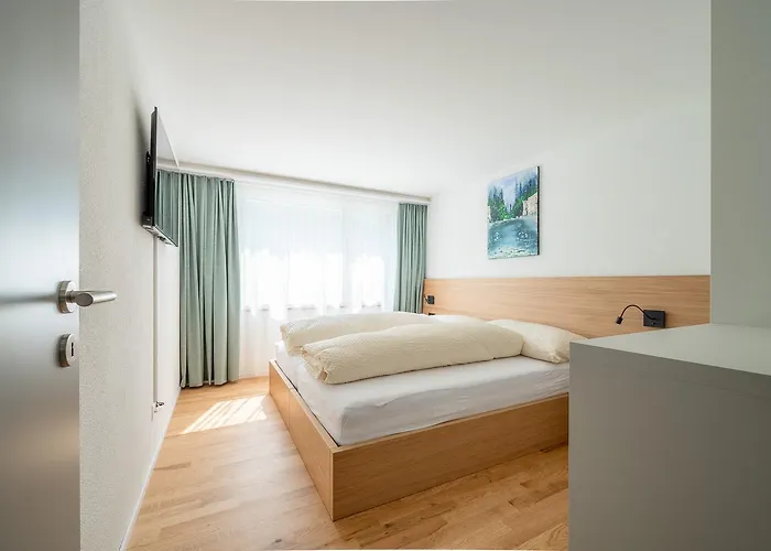 Gasthuis Gaestehaus Hirschen 3*